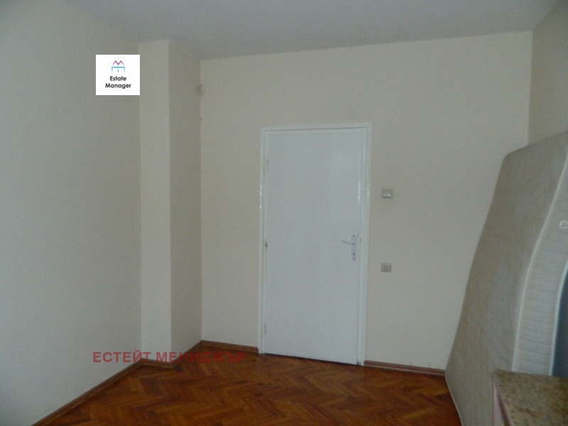 Na prodej  2 ložnice Sofia , Centar , 85 m2 | 23080402 - obraz [5]