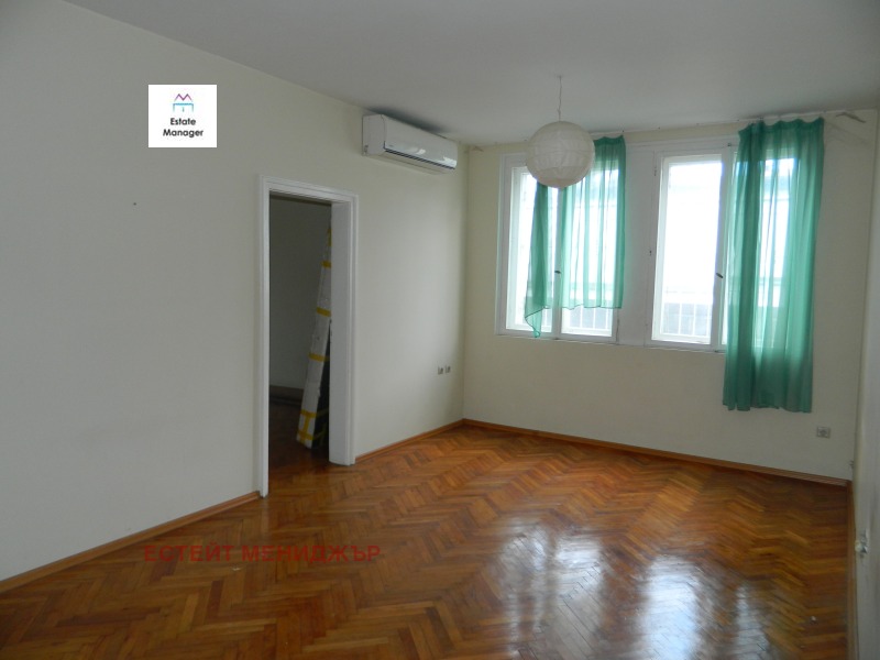 Na prodej  2 ložnice Sofia , Centar , 85 m2 | 23080402 - obraz [2]