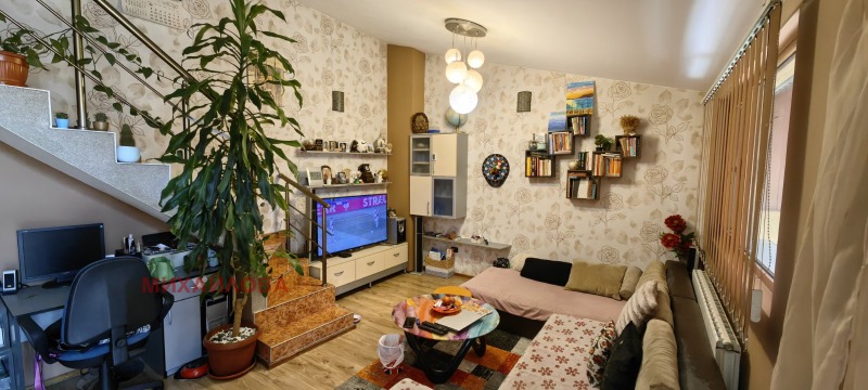 Eladó  Bérlakás Stara Zagora , Ajazmoto , 145 négyzetméter | 98935495