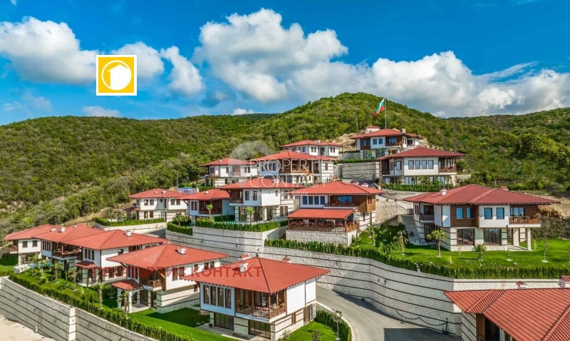Продава КЪЩА в област Бургас, гр. Свети Влас - 138 кв.м / 298 080 € » 582 993.81 лв., ПРОПЪРТИС КОНТАКТ