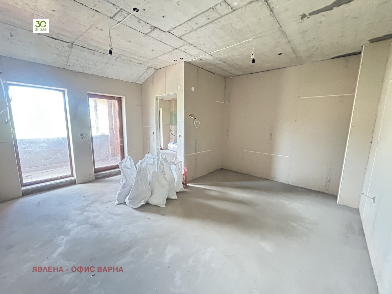 Продава МНОГОСТАЕН, гр. Балчик, област Добрич, снимка 3 - Апартаменти - 54942060