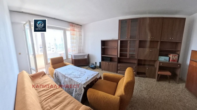 Продава  2-стаен град Разград , Орел , 64 кв.м | 62570609