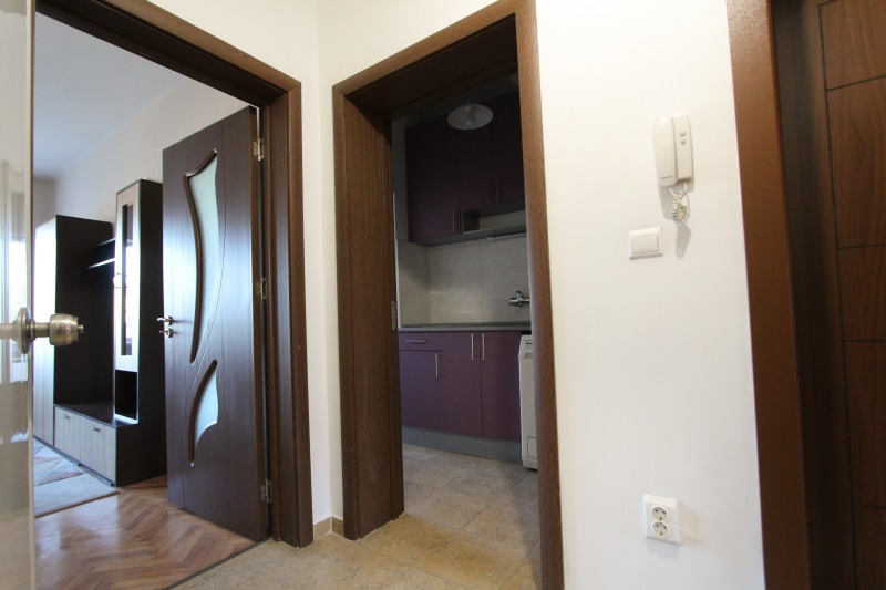 Продава 2-СТАЕН, гр. София, Оборище, снимка 2 - Апартаменти - 53025572