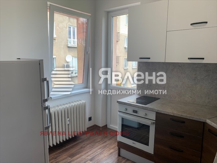 Продава 2-СТАЕН, гр. София, Център