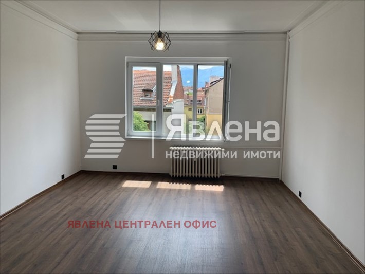 Продава 2-СТАЕН, гр. София, Център, снимка 2 - Апартаменти - 56602144