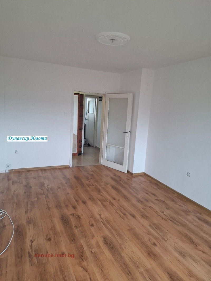 Продава 3-СТАЕН, гр. Русе, Родина 2, снимка 2 - Апартаменти - 53041431