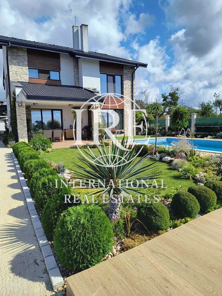 Продава КЪЩА, с. Близнаци, област Варна