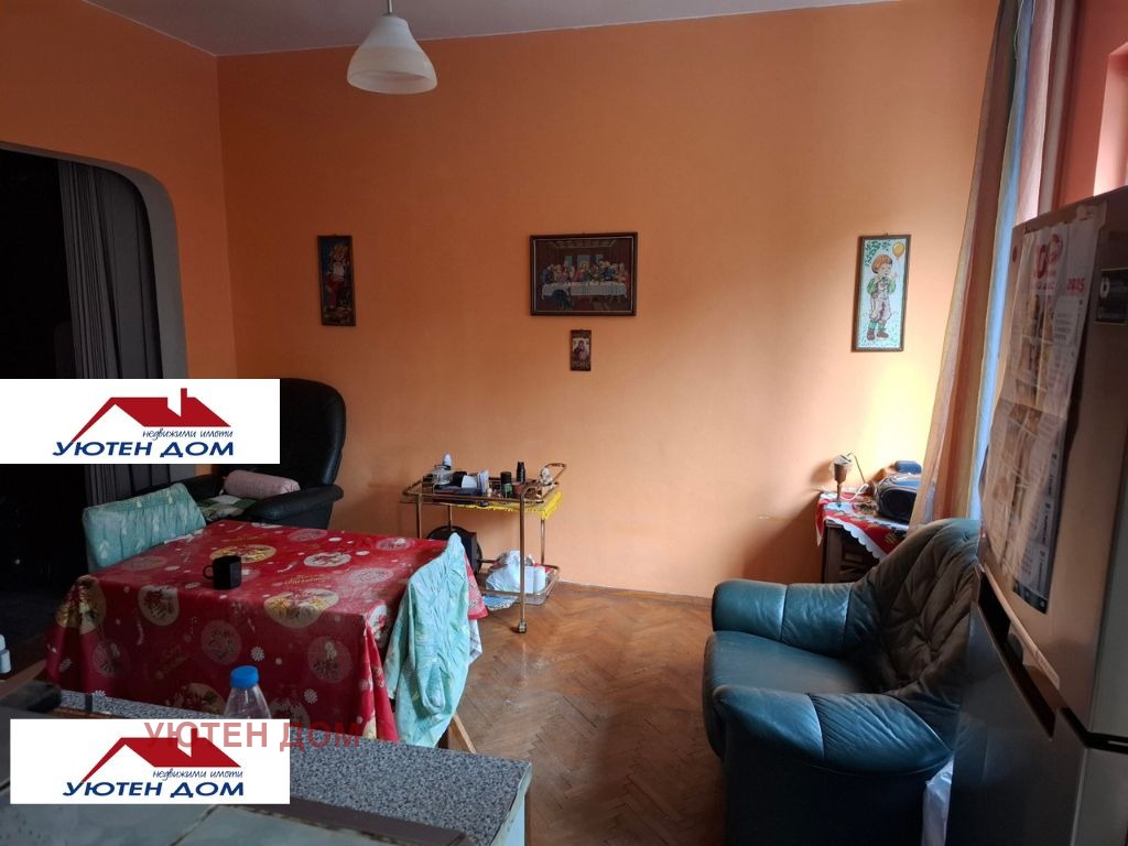 Продава 3-СТАЕН, гр. Шумен, Военно училище, снимка 2 - Апартаменти - 53667209