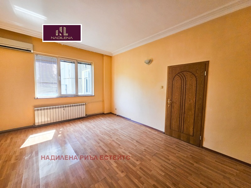 De vânzare  2 dormitoare Sofia , Țentâr , 102 mp | 30998493 - imagine [8]
