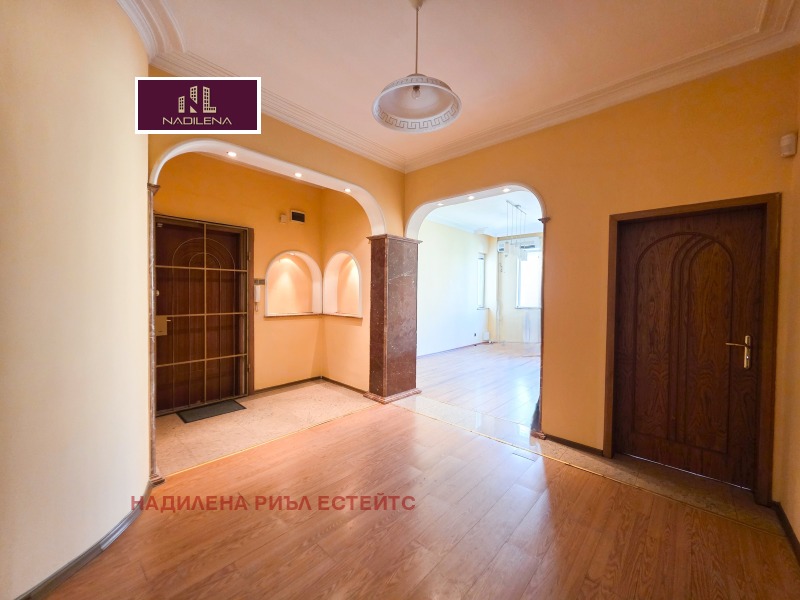 De vânzare  2 dormitoare Sofia , Țentâr , 102 mp | 30998493 - imagine [3]