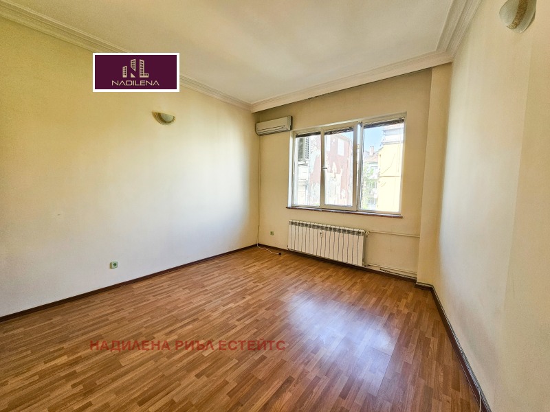 De vânzare  2 dormitoare Sofia , Țentâr , 102 mp | 30998493 - imagine [11]