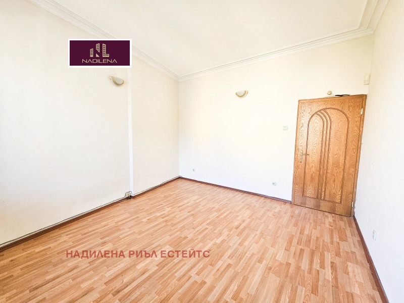 De vânzare  2 dormitoare Sofia , Țentâr , 102 mp | 30998493 - imagine [12]