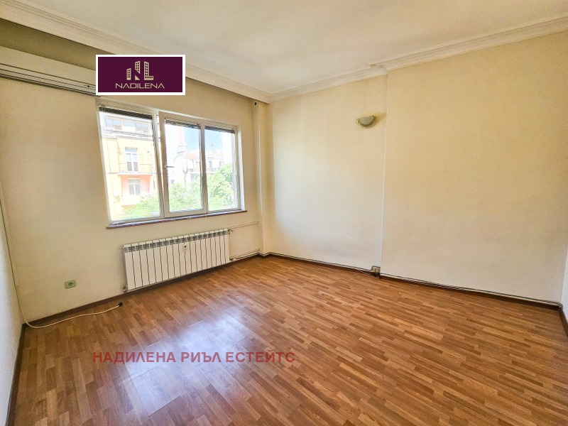De vânzare  2 dormitoare Sofia , Țentâr , 102 mp | 30998493 - imagine [13]