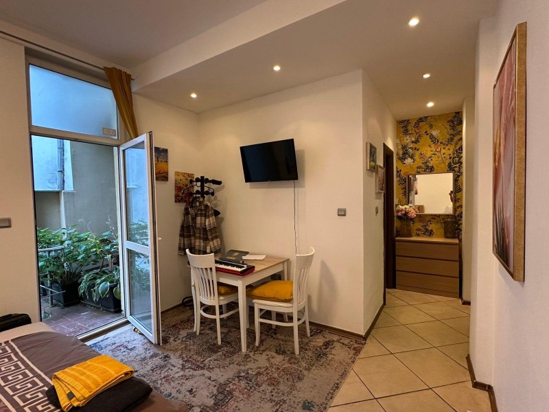 Продава МНОГОСТАЕН, гр. София, Оборище, снимка 11 - Апартаменти - 52145005