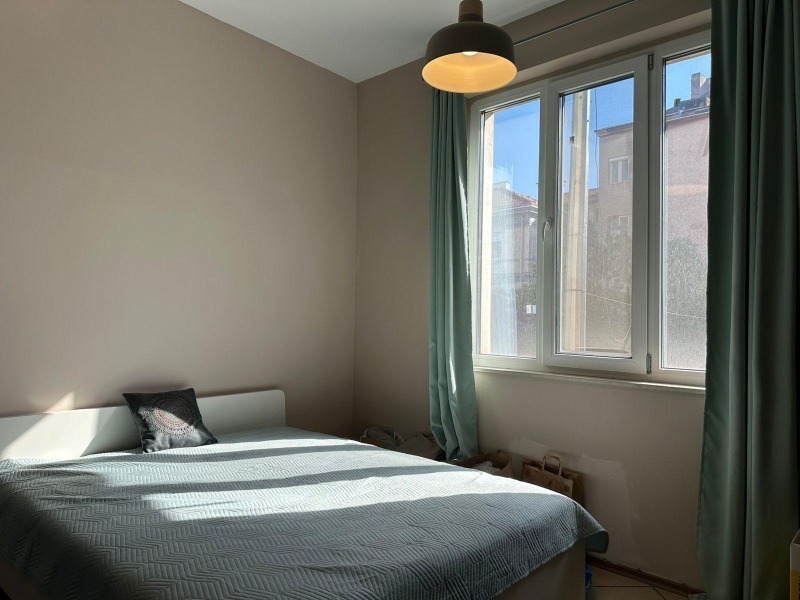 Продава МНОГОСТАЕН, гр. София, Оборище, снимка 4 - Апартаменти - 52145005