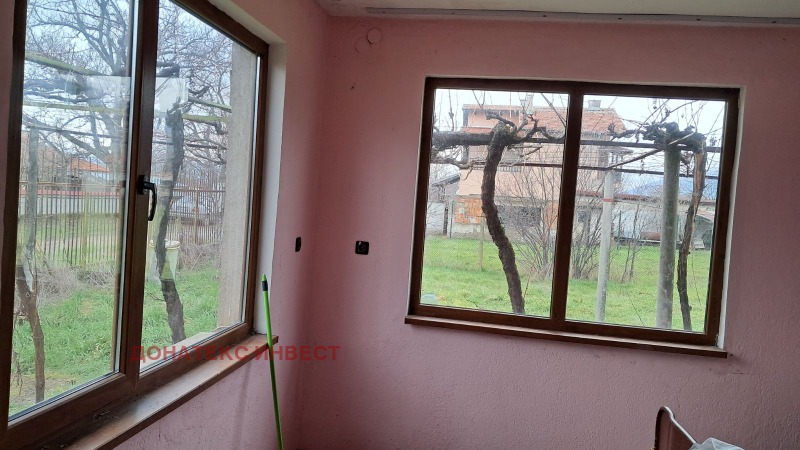 Продава КЪЩА, с. Васил Левски, област Пловдив, снимка 2 - Къщи - 53439357