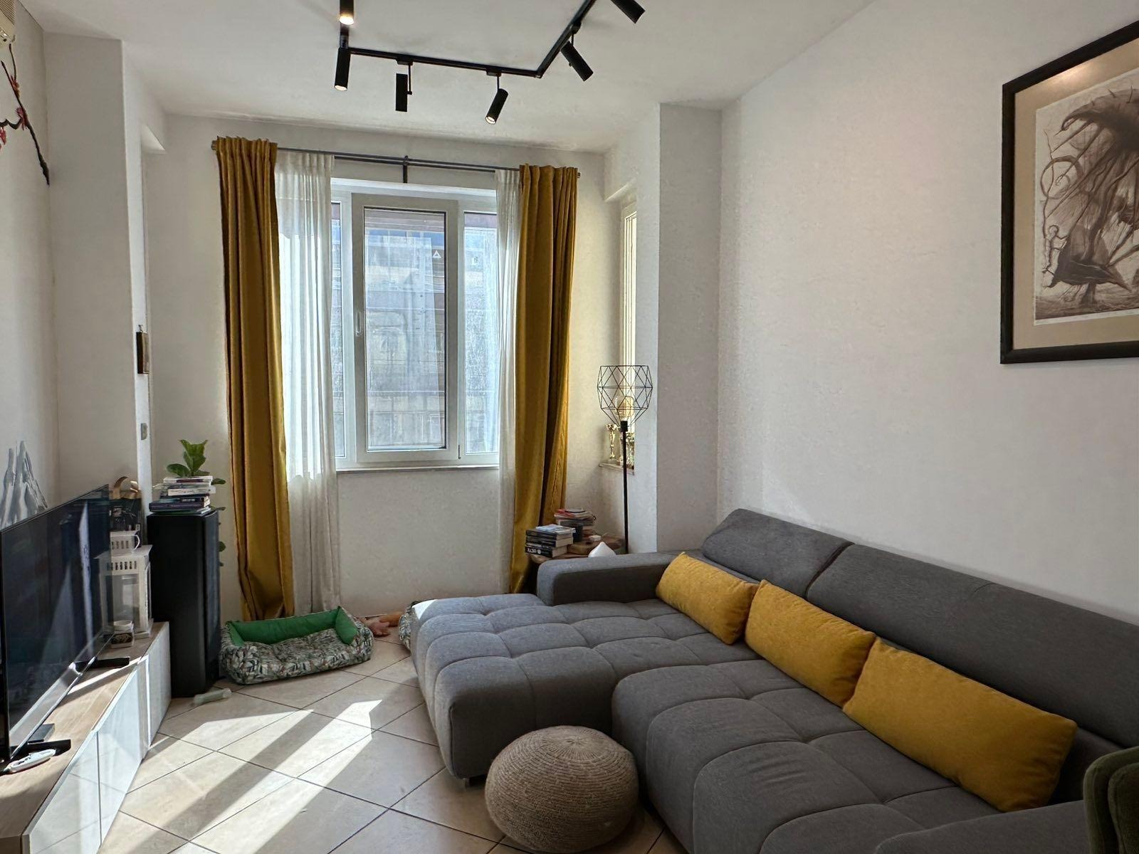 Продава МНОГОСТАЕН, гр. София, Оборище, снимка 2 - Апартаменти - 52145005