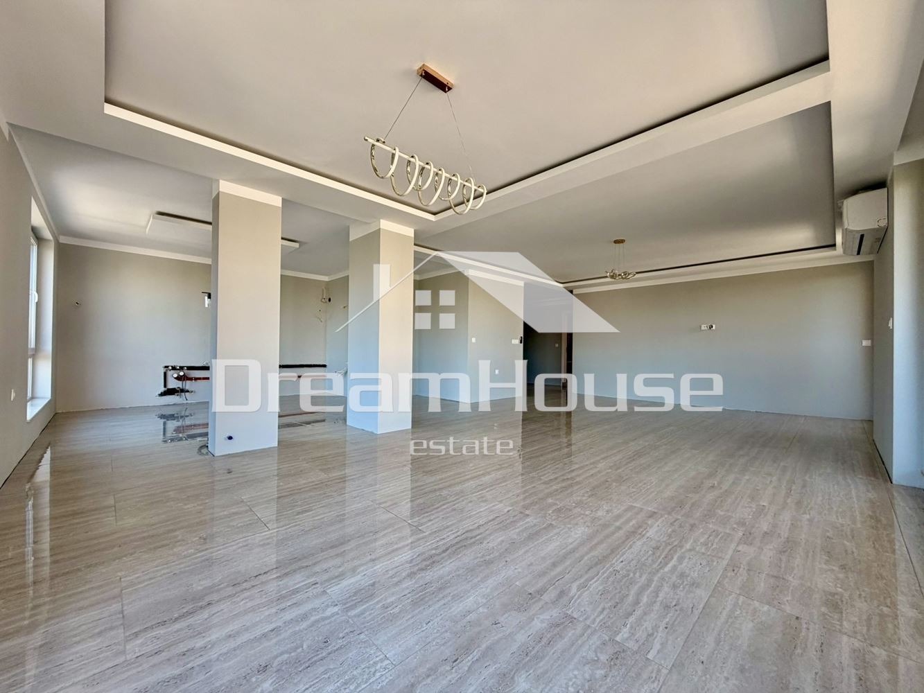 Продава МНОГОСТАЕН, гр. Пловдив, Южен, снимка 3 - Апартаменти - 56071059