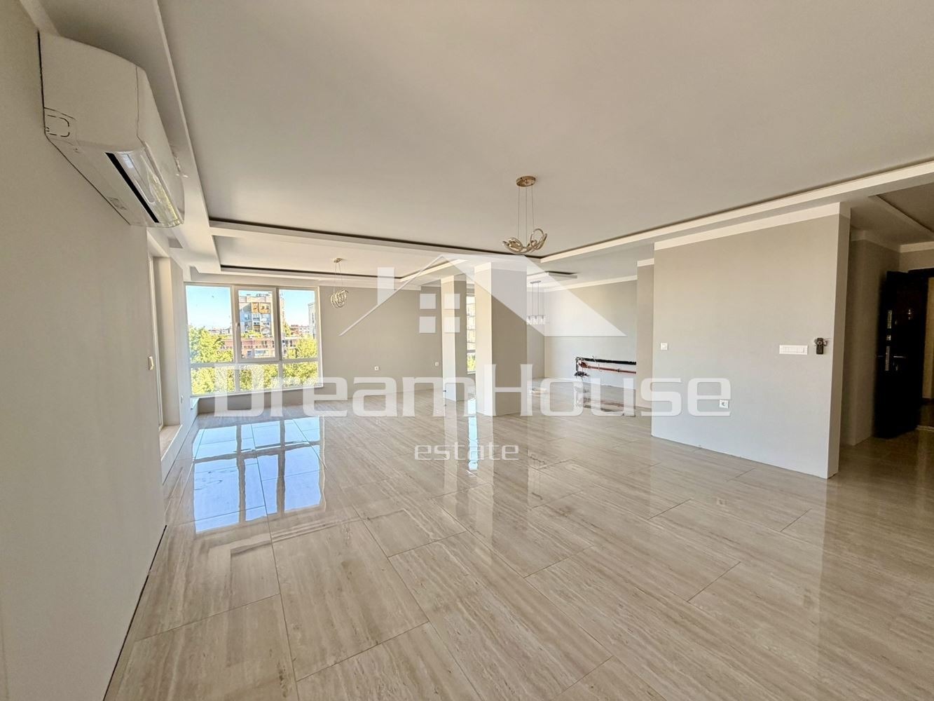 Продава МНОГОСТАЕН, гр. Пловдив, Южен, снимка 2 - Апартаменти - 56071059