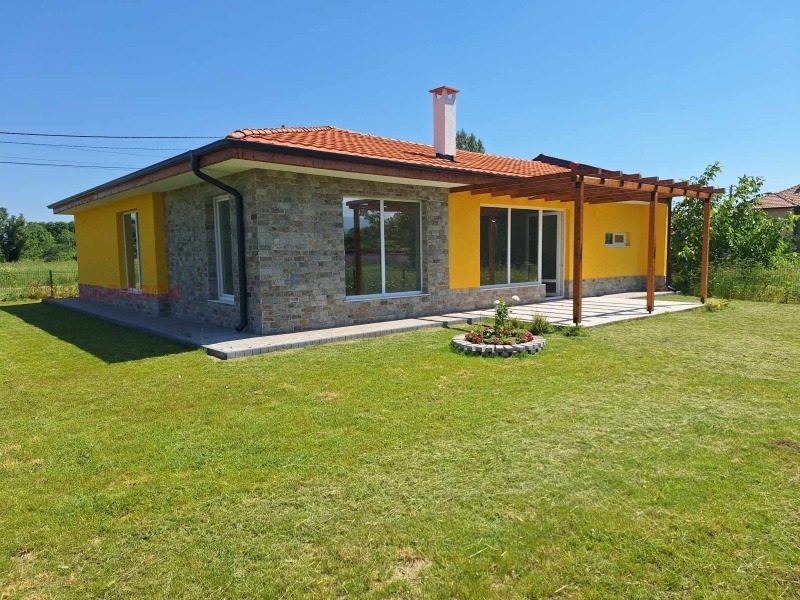 Продава КЪЩА в област Пазарджик, гр. Септември - 159 кв.м / 170 000 € » 332 491.10 лв.