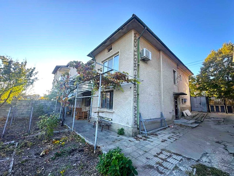 Продава КЪЩА в град Шумен, Дивдядово - 212 кв.м / 146 000 € » 285 551.18 лв., ШУМЕНЪ