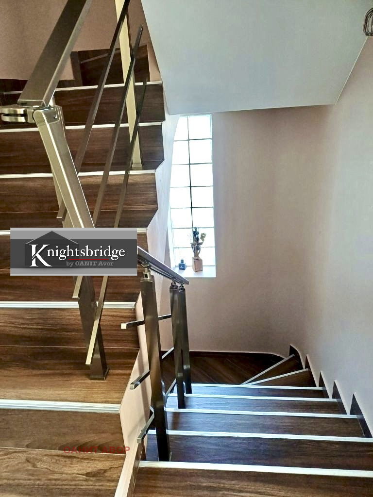 Na prodej  Vila Sofia , Kokaljane , 260 m2 | 42944418 - obraz [7]
