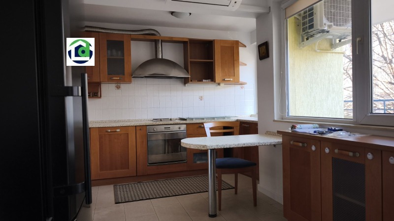 Продава 3-СТАЕН в град Варна, ВИНС-Червен площад - 98 кв.м / 300 000 € » 586 749.00 лв., ДЕРМЕНДЖИЕВИ ЕООД