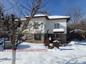 Maison Noevtsi, région Pernik 4