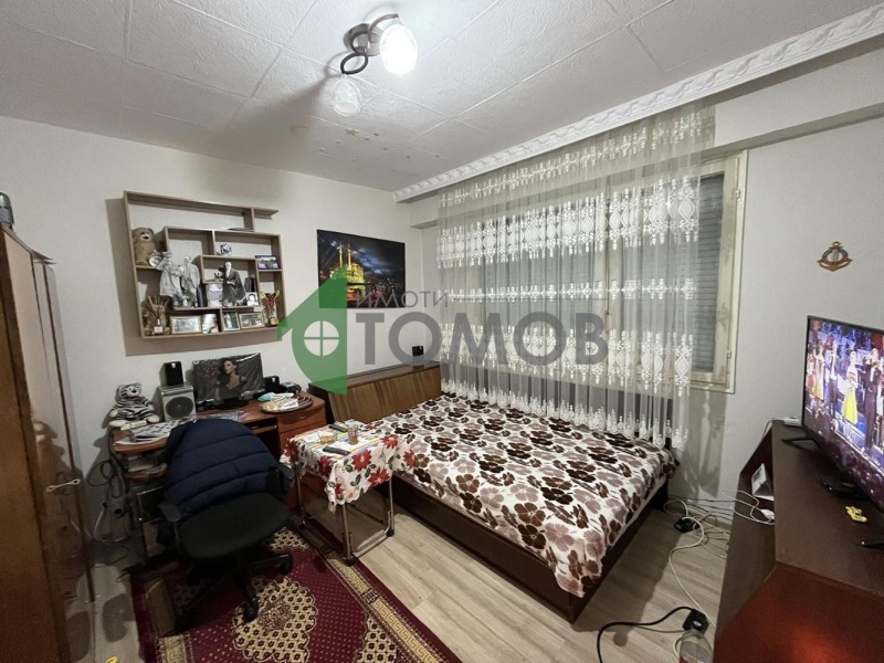 Продава  3-стаен град Шумен , Боян Българанов 1 , 78 кв.м | 50143530 - изображение [5]