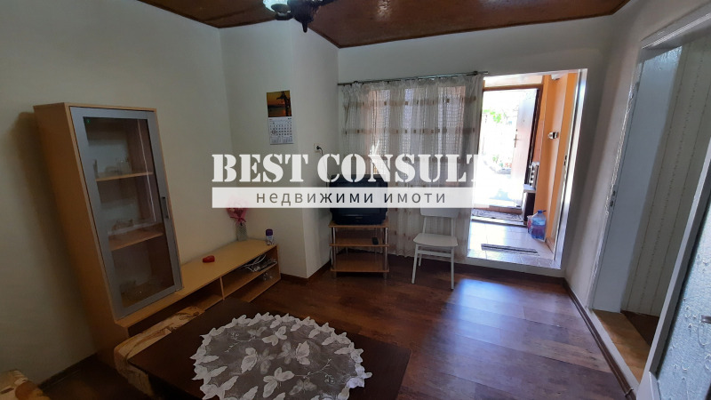 Продава КЪЩА, гр. Русе, Централен кооп. пазар, снимка 4 - Къщи - 52524290