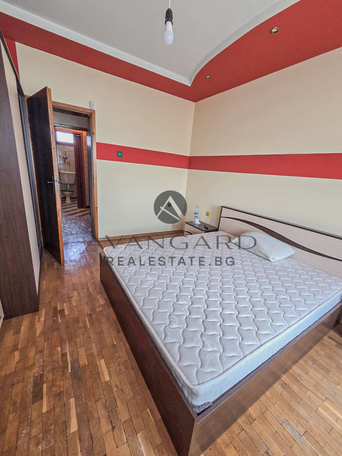 Продава ЕТАЖ ОТ КЪЩА, гр. Пловдив, Изгрев, снимка 5 - Етаж от къща - 56214078