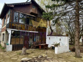 Maison Bezvoditsa, région de Dobritch