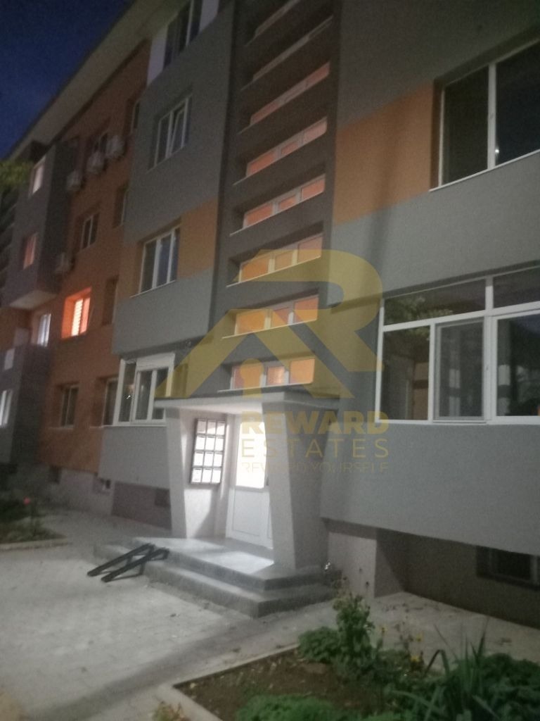 Продава  2-стаен град Перник , Център , 67 кв.м | 81371682