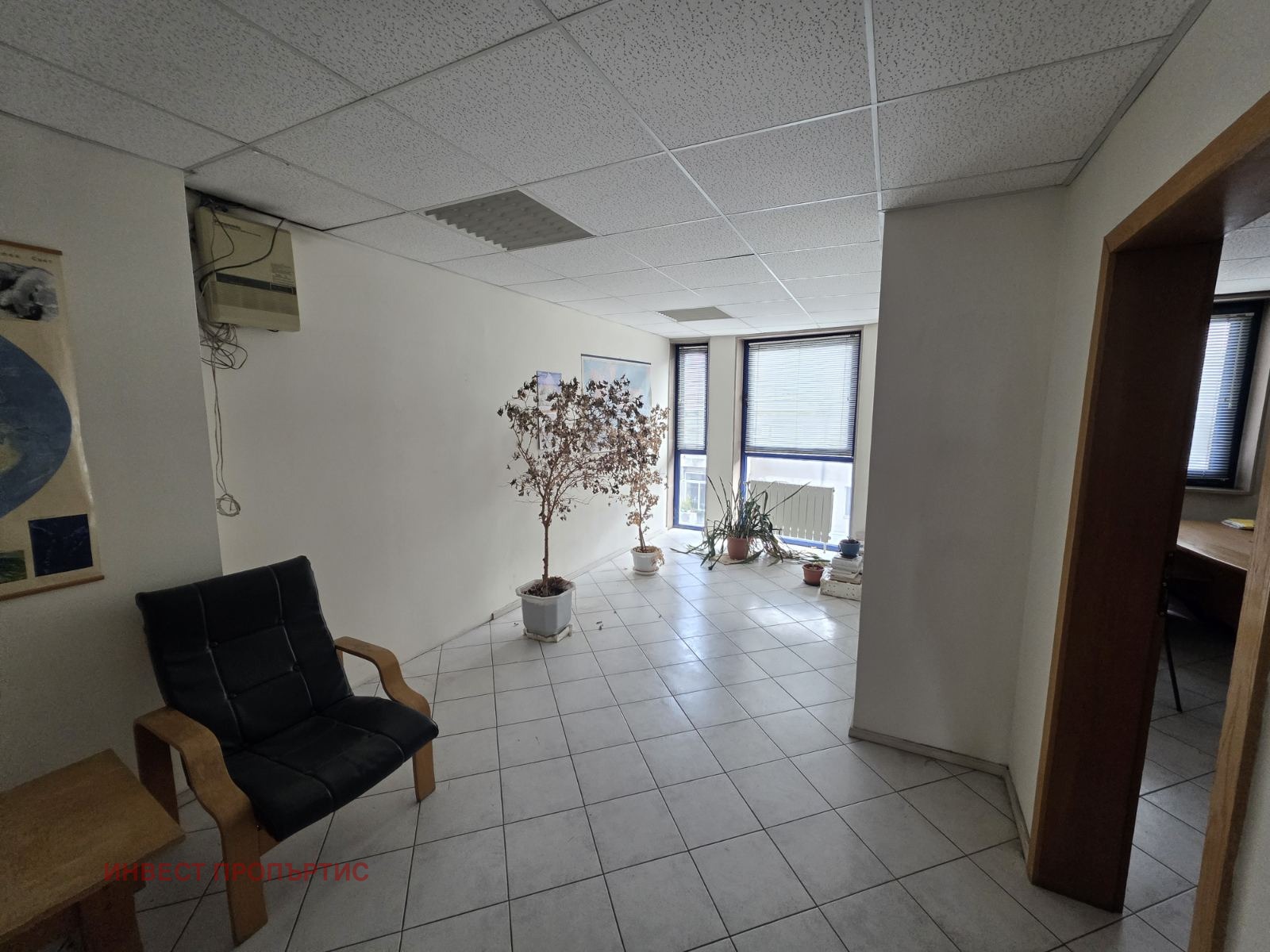 Продава ОФИС, гр. София, Медицинска академия, снимка 2 - Офиси - 52329972