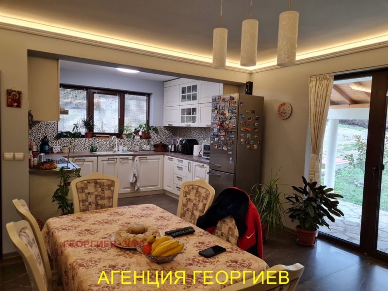 Продава КЪЩА, с. Драгижево, област Велико Търново, снимка 2 - Къщи - 44059591
