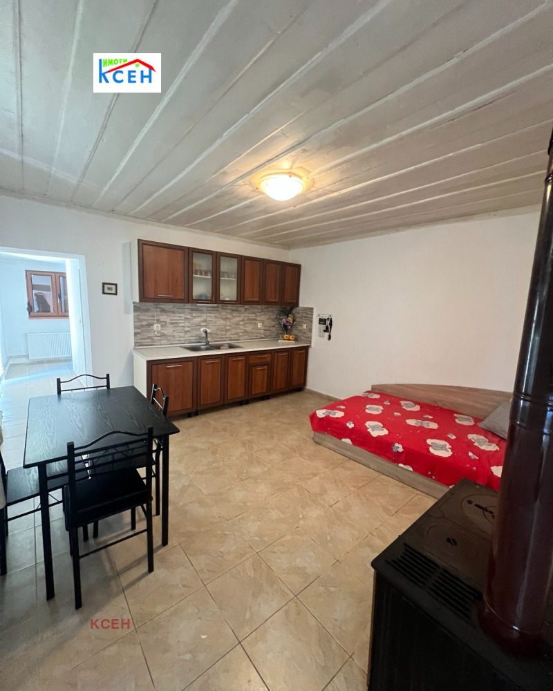 Продава КЪЩА, с. Здравец, област Търговище