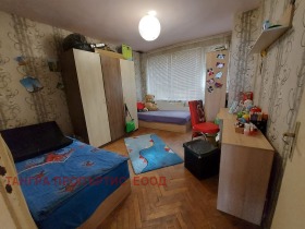 1 slaapkamer Radomir, regio Pernik 1