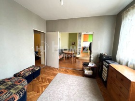 3 Schlafzimmer Ljatno kino Trakija, Warna