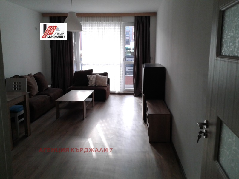 Продава  3-стаен, град Кърджали, Възрожденци •  165 000 лв. • ID 36702050 — holmes.bg - [1] 