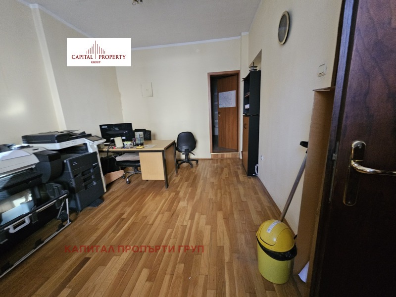 Продава 4-СТАЕН, гр. София, Център, снимка 2 - Апартаменти - 53155378