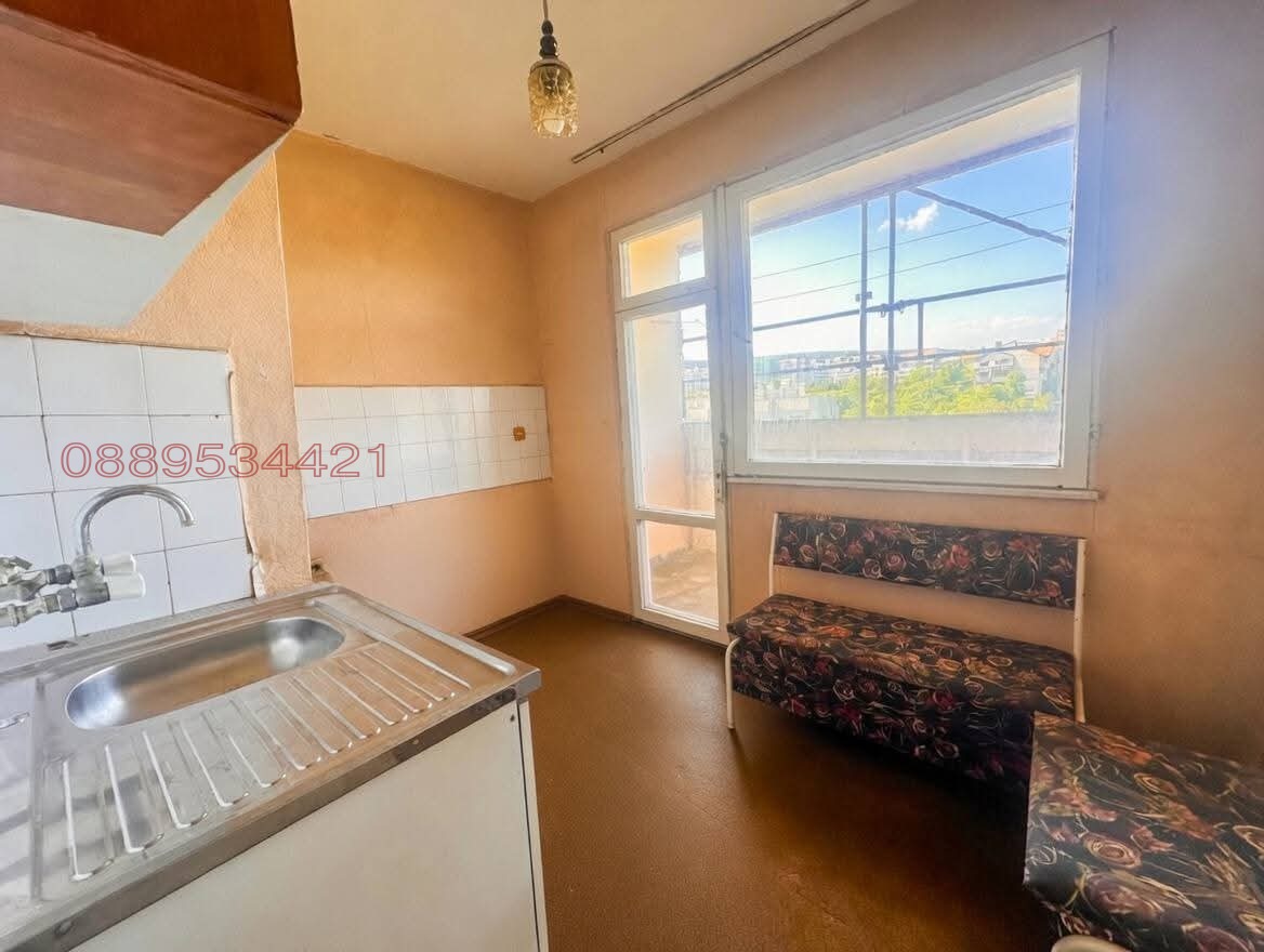 Продава 3-СТАЕН, гр. Шумен, 5-ти полк, снимка 3 - Апартаменти - 55152219
