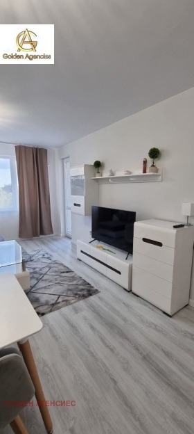 1 dormitorio Tri chuchura - tsentar, Stara Zagora 4