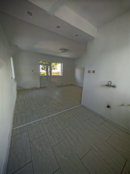 Продава 2-СТАЕН, гр. Бургас, Черно море, снимка 2 - Апартаменти - 52722703