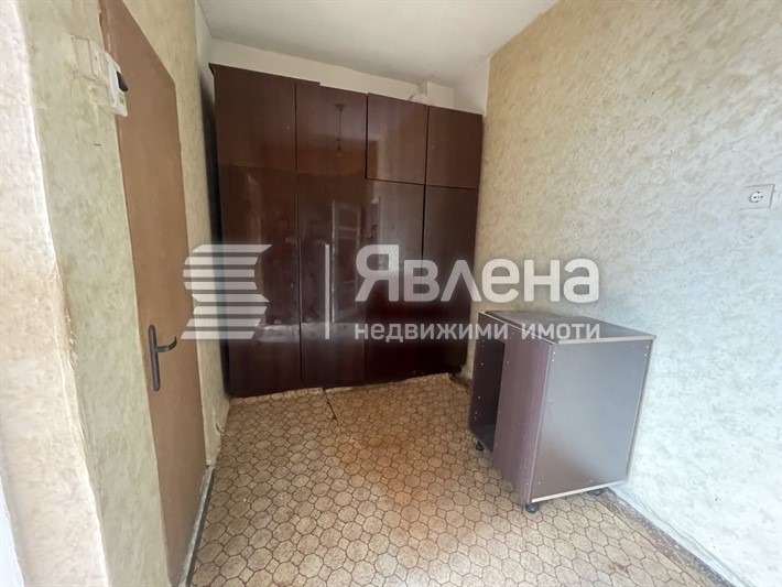 Продава ЕТАЖ ОТ КЪЩА, гр. Варна, Цветен квартал, снимка 4 - Етаж от къща - 53068441