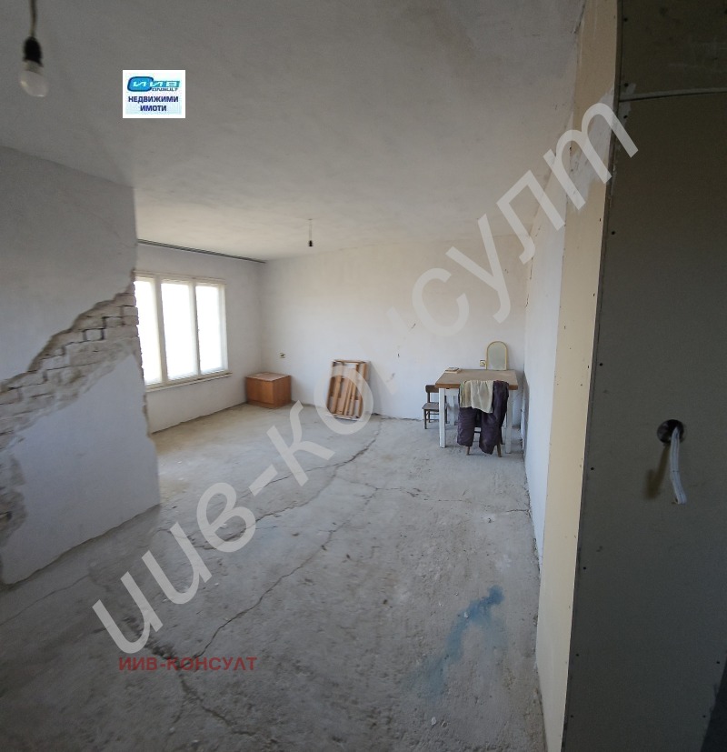 Продава КЪЩА, с. Малки чифлик, област Велико Търново, снимка 7 - Къщи - 50707362