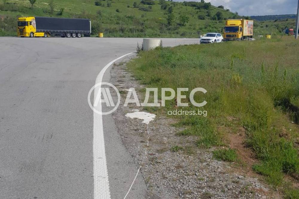 Продава ПАРЦЕЛ, с. Блатино, област Кюстендил