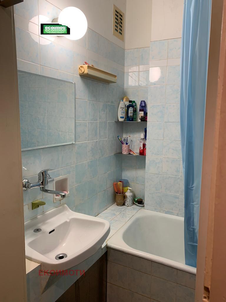 Продава 3-СТАЕН, гр. София, Борово, снимка 13 - Апартаменти - 55041404
