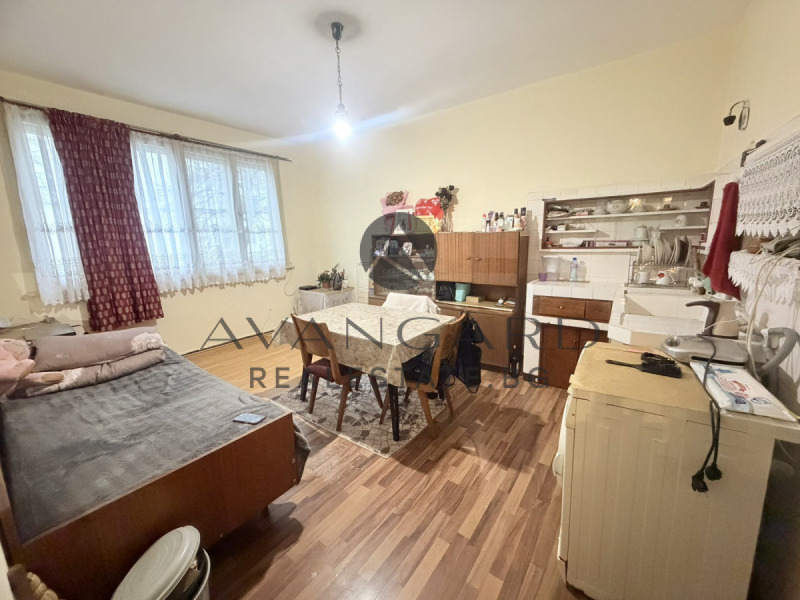 Продава ЕТАЖ ОТ КЪЩА, гр. Пловдив, Христо Смирненски, снимка 4 - Етаж от къща - 53562079