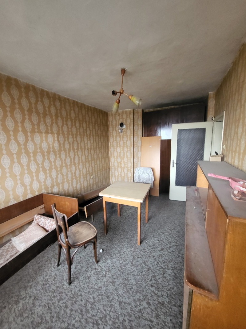 Продава  1-стаен град Плевен , Широк център , 33 кв.м | 61356765 - изображение [2]