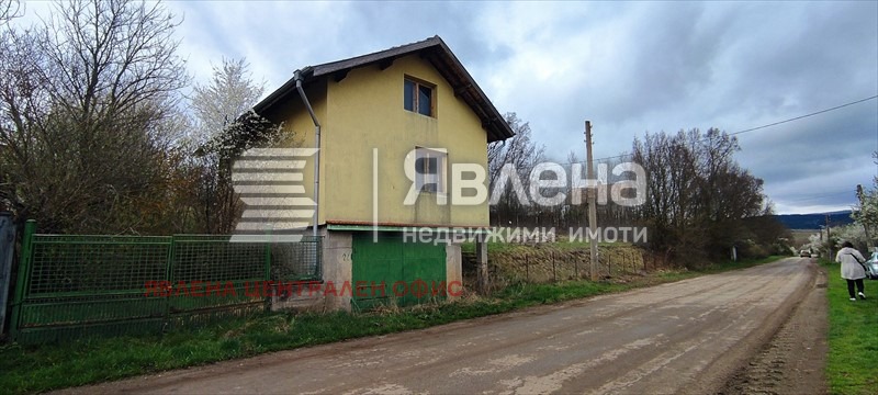 Продава КЪЩА, с. Слаковци, област Перник, снимка 2 - Къщи - 53425563